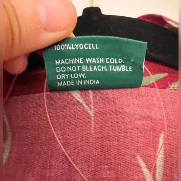 - NWT Uncommon Goods birth month robe MAY size M/L - Picture 9 of 9